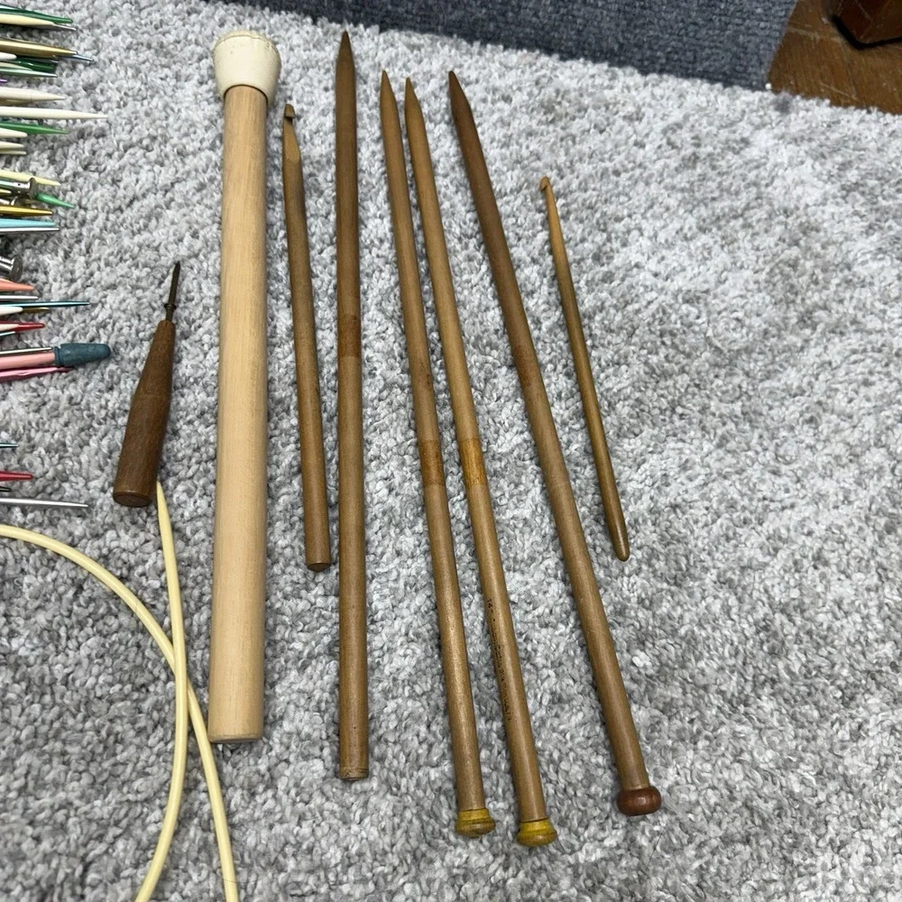 HUGE LOT ‎ crochet knitting needles hooks metal wood plastic  (READ)